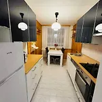 Charming Apart Near Center